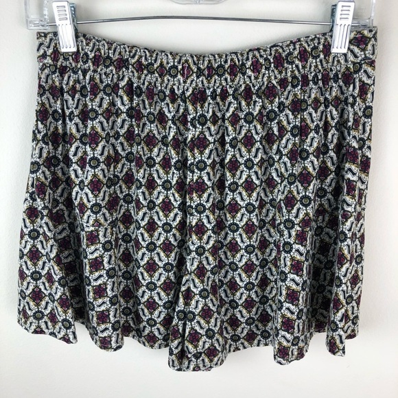 Hollister- cozy summer time relaxed shorts size: S - Picture 5 of 9